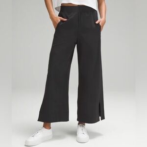 Lululemon Stretch Woven High-Rise Wide-Leg Cropped Pant